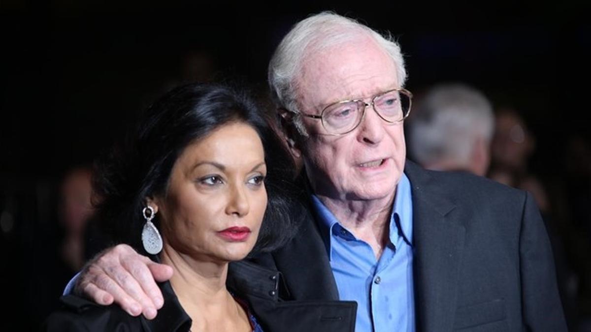fimedio27699636 actor michael caine  right  and his wife shakira c160119121500
