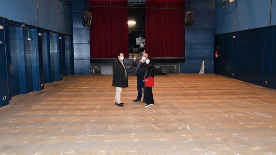 El patio de butacas del teatro Reina Sofía se va a renovar por completo y se invertirán más de 350.000 euros.