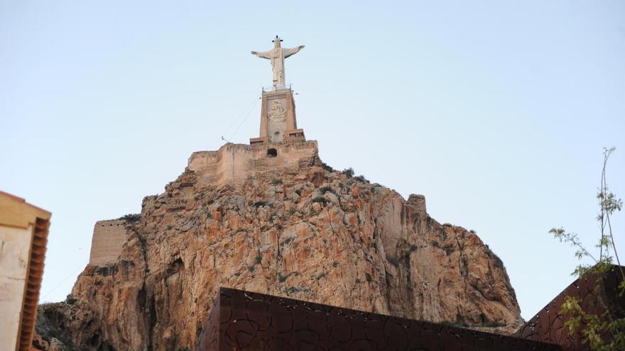 El castillo y el Cristo de Monteagudo.