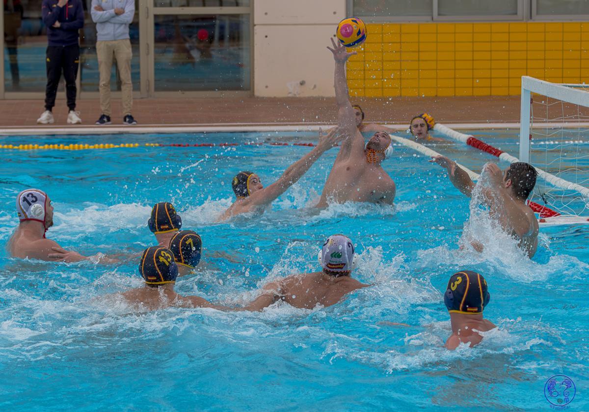 Entrenamiento de la selección española de waterpolo en Mallorca