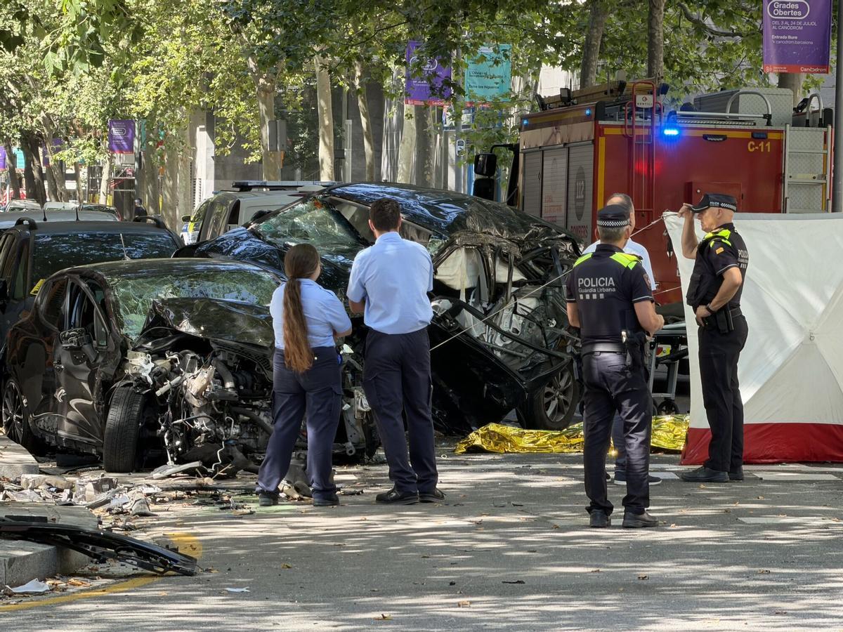 La policia troba restes de consum de gas del riure al cotxe que va causar la col·lisió amb dos morts a Barcelona