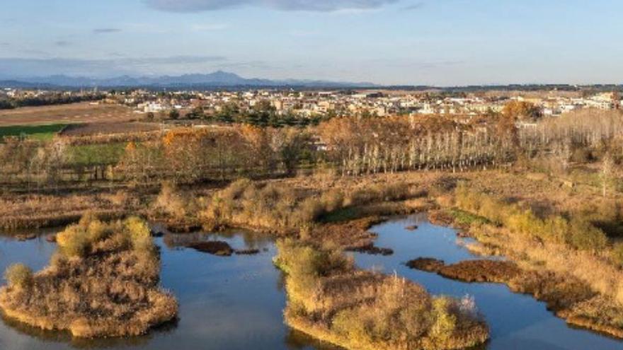 Una vista panoràmica dels estany de Sils.