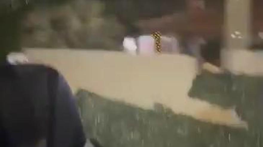 Susto en el autobús del UCAM: varios seguidores del Águilas apedrean el vehículo tras finalizar el patido