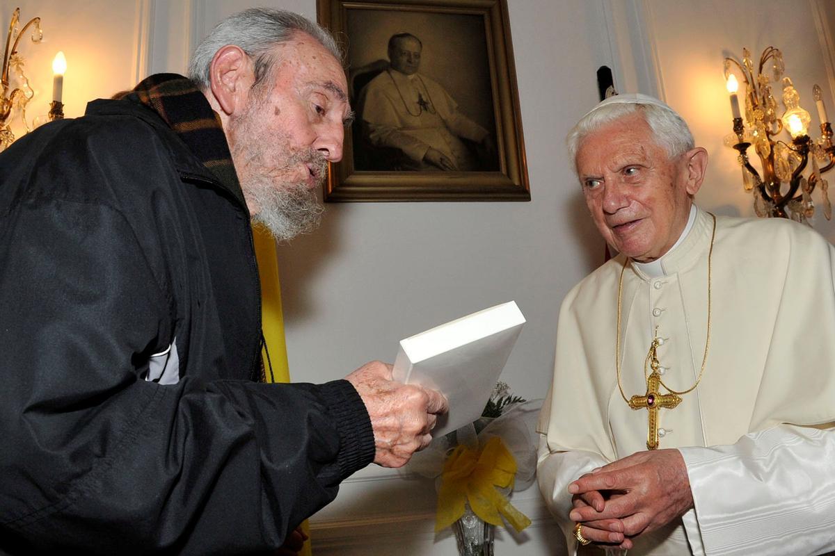 Benedicto XVI durante su encuentro con Fidel Castro en La Habana, Cuba, el 28 de marzo del 2012.