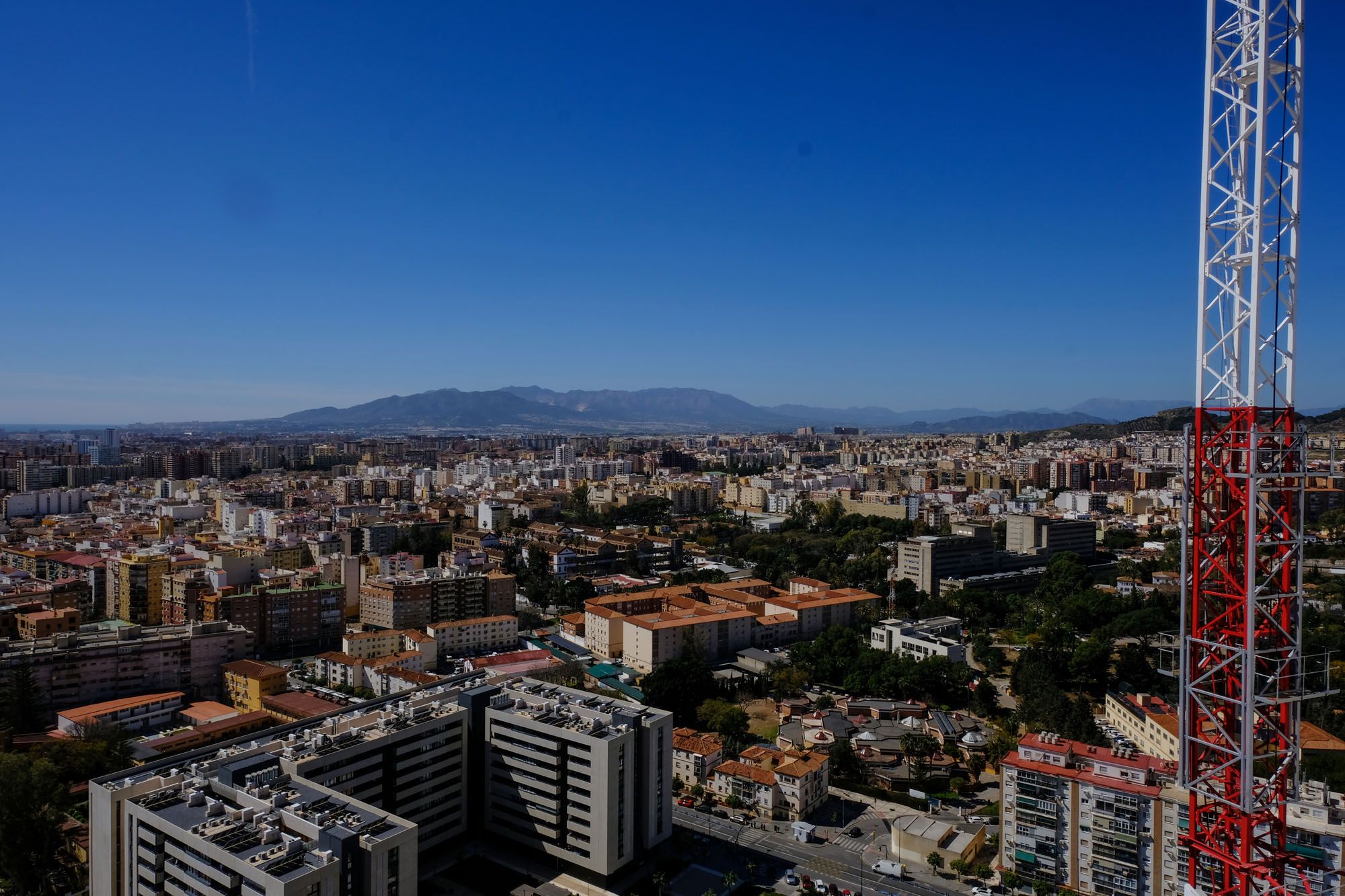 Vistas de Málaga desde las torres de Martiricos.