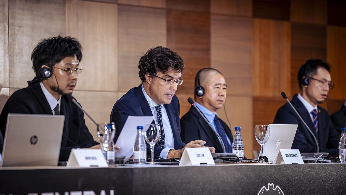 El presidente Lim, durante la junta de accionistas