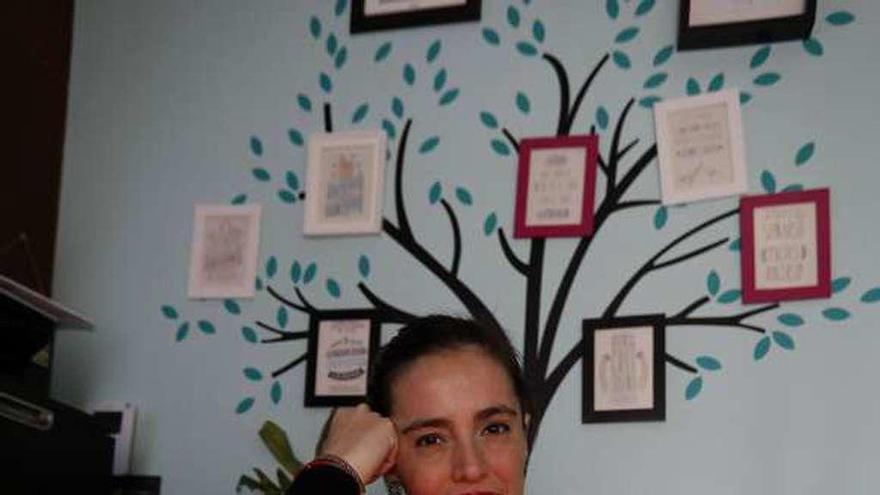 Nuria García, ayer, en su consulta.