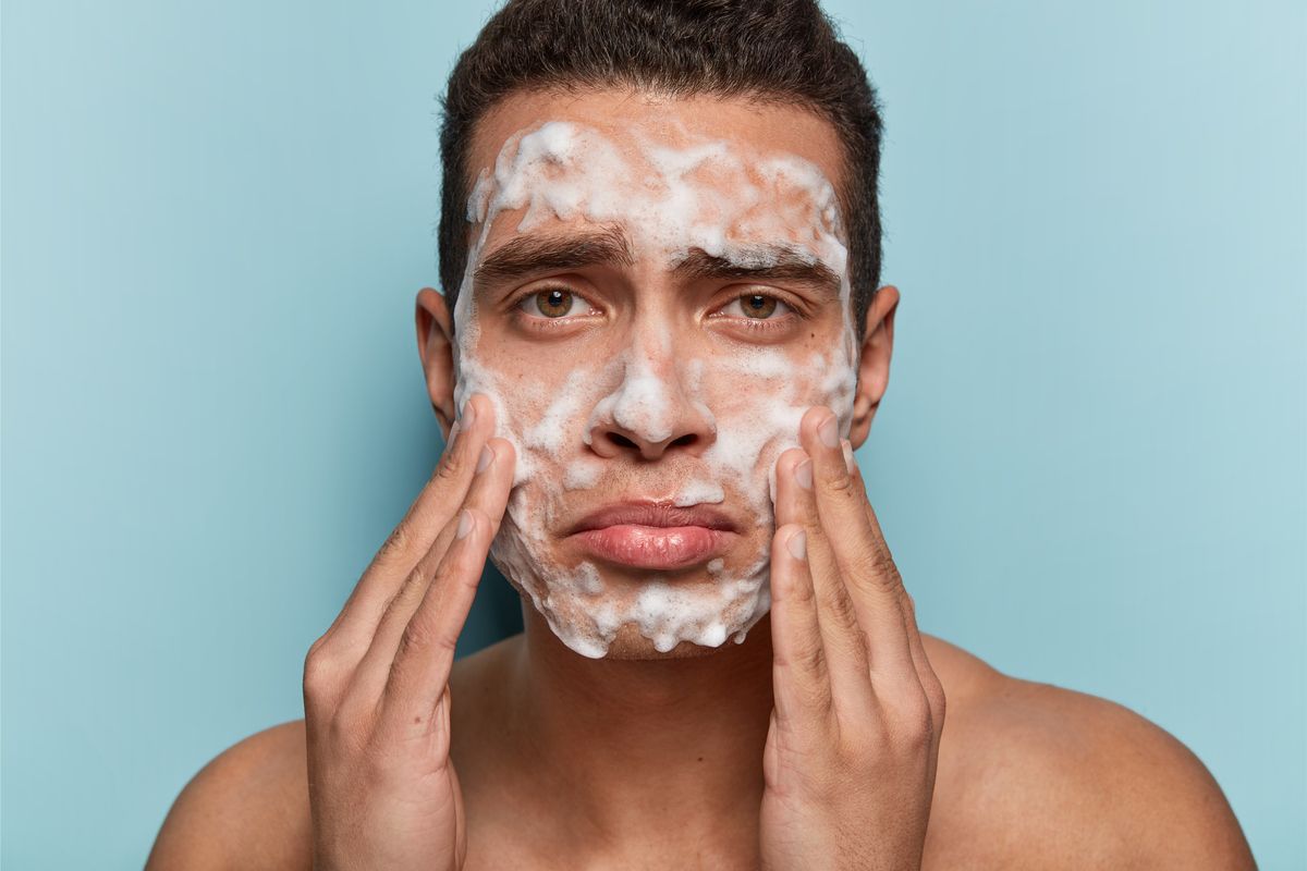 Mejores limpiadores faciales para hombre