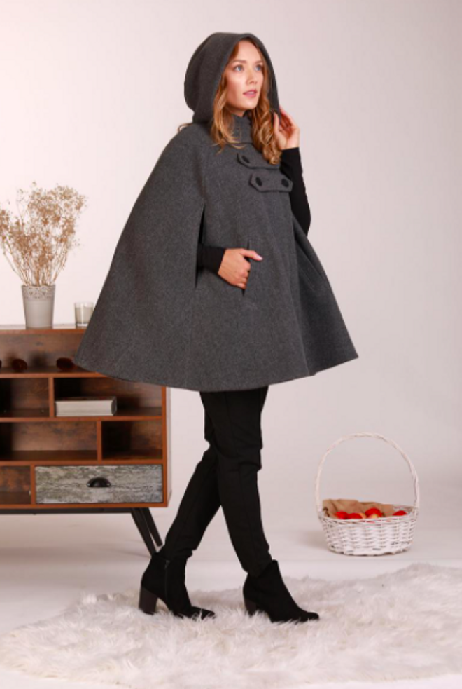 Capa de lana con capucha