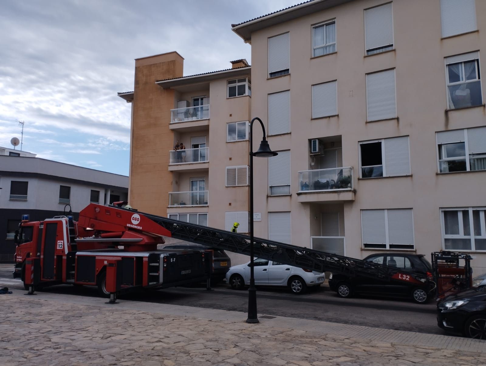 FOTOS | Alarma por un incendio en un ático en es Molinar, en Palma
