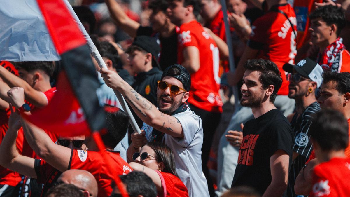 Grada de animación de Son Moix en el partido ante el Granada.