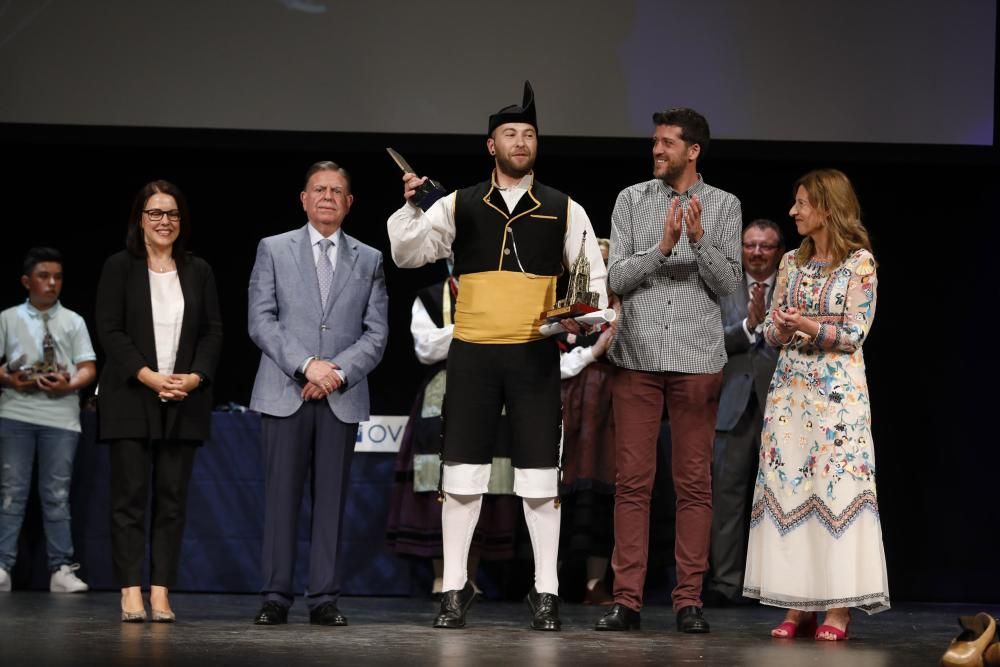 Gala de entrega de los premios Folclore Ciudad de Oviedo