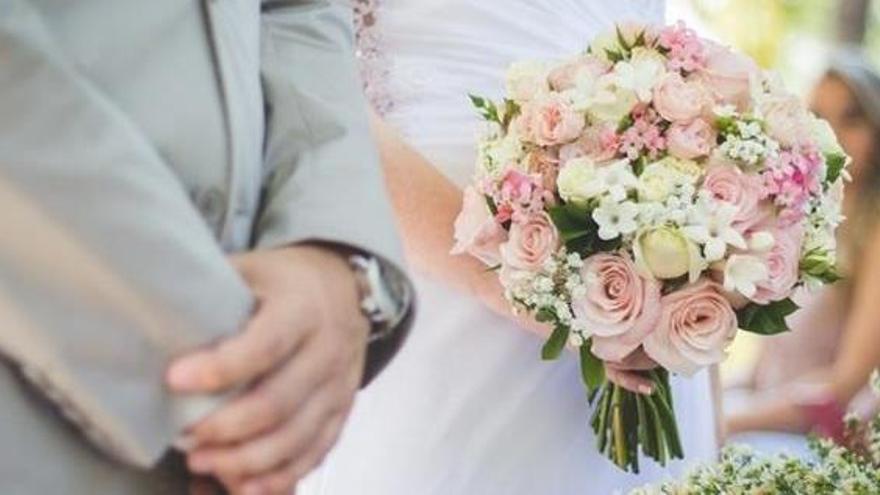 Un joven graba a su novia siendo infiel y pone el vídeo el día de la boda