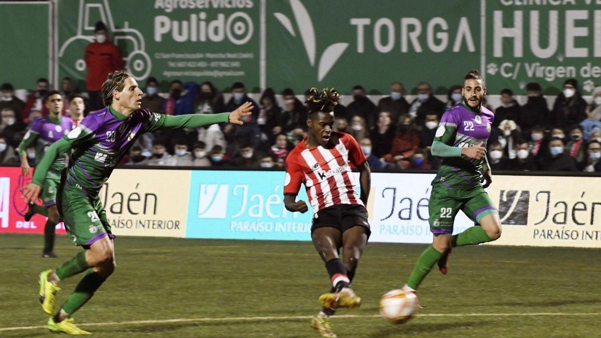 El Athletic gana al Atlético Mancha Real con doblete de Williams