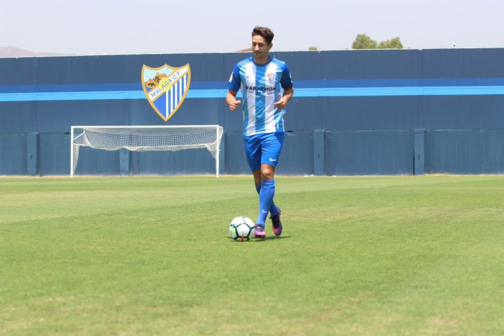 El joven centrocampista argentino firma por cinco temporadas tras pagar el Málaga un traspaso de cuatro millones de euros más uno por objetivos (partidos jugados) a Banfield.