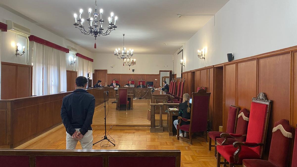 El acusado, este martes, durante el juicio en la Audiencia Provincial de Badajoz.