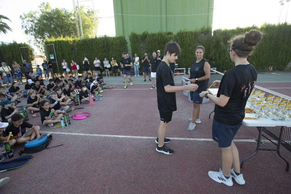 Entrega de trofeos en el fin de temporada del CT Morvedre.