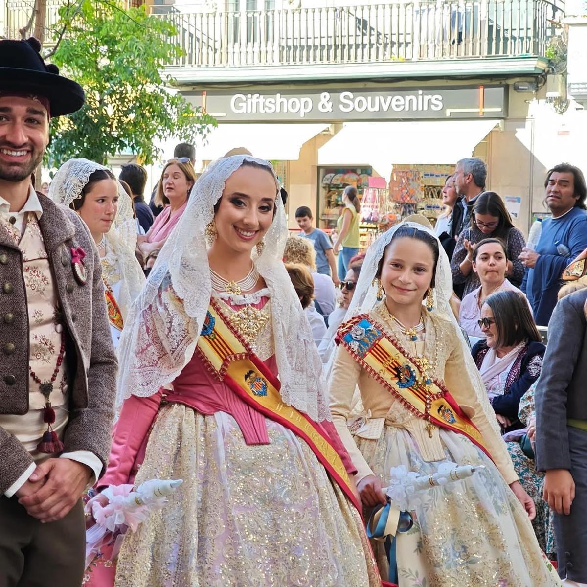 A la altura de la Plaza del Mercado, ya a pie, con la "procesión por dentro"