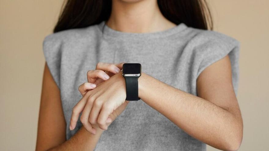 Este el smartwatch que arrasa en Amazon por su precio y su diseño