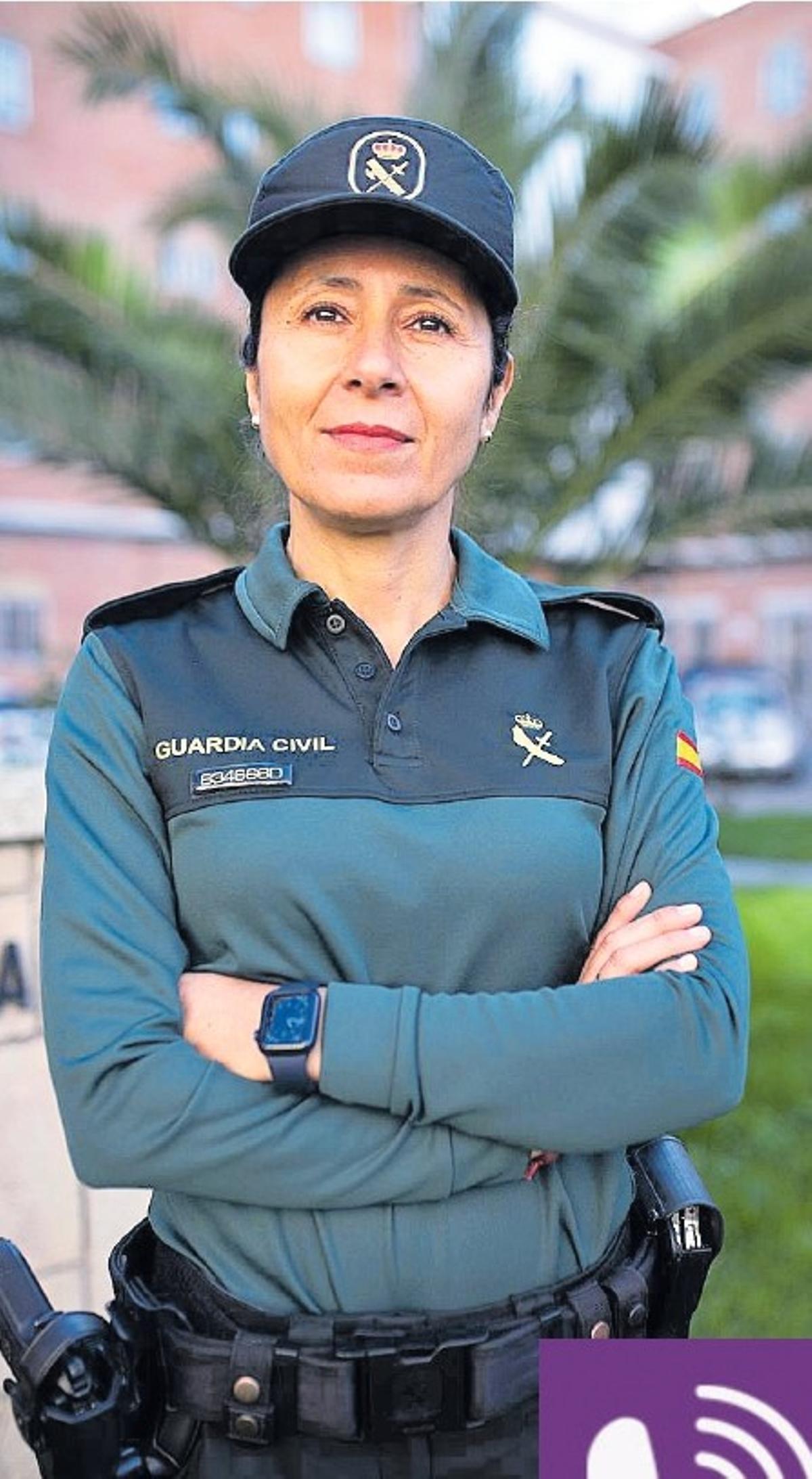 La agente Isabel Álvarez, reconocida por su labor en protección a víctimas de violencia de género