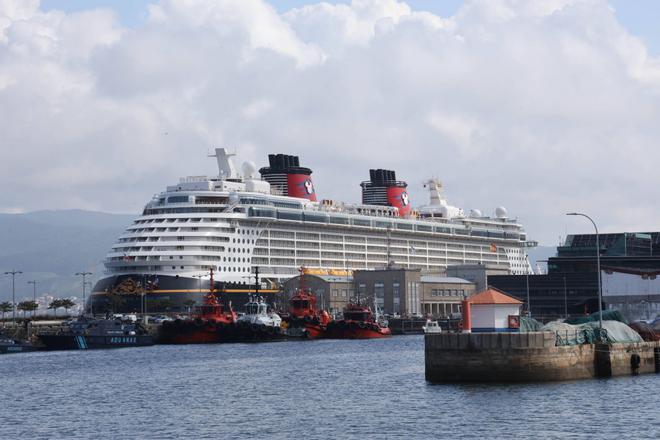 Una trabajadora del crucero Disney Dream denuncia un supuesto envenenamiento de una compañera