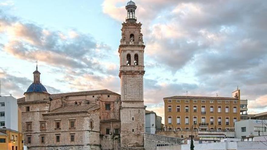 Una de les fotografies de la nova promoció turística, amb el campanar de la Vila.