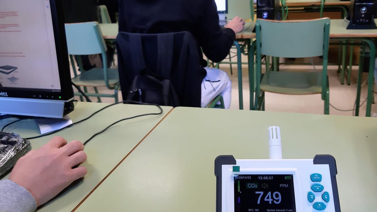 Medidor de dióxido de carbono en un instituto de Tomiño.