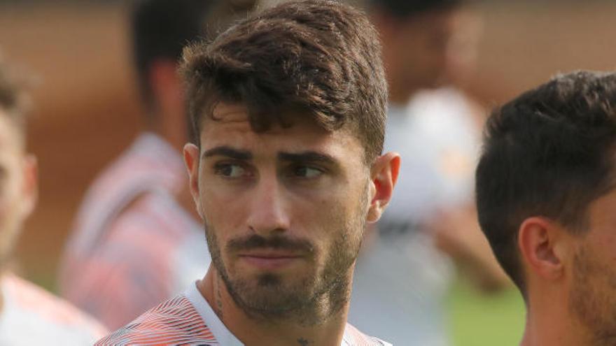 Piccini muestra su herida de guerra y le piden que se prepare para ser central