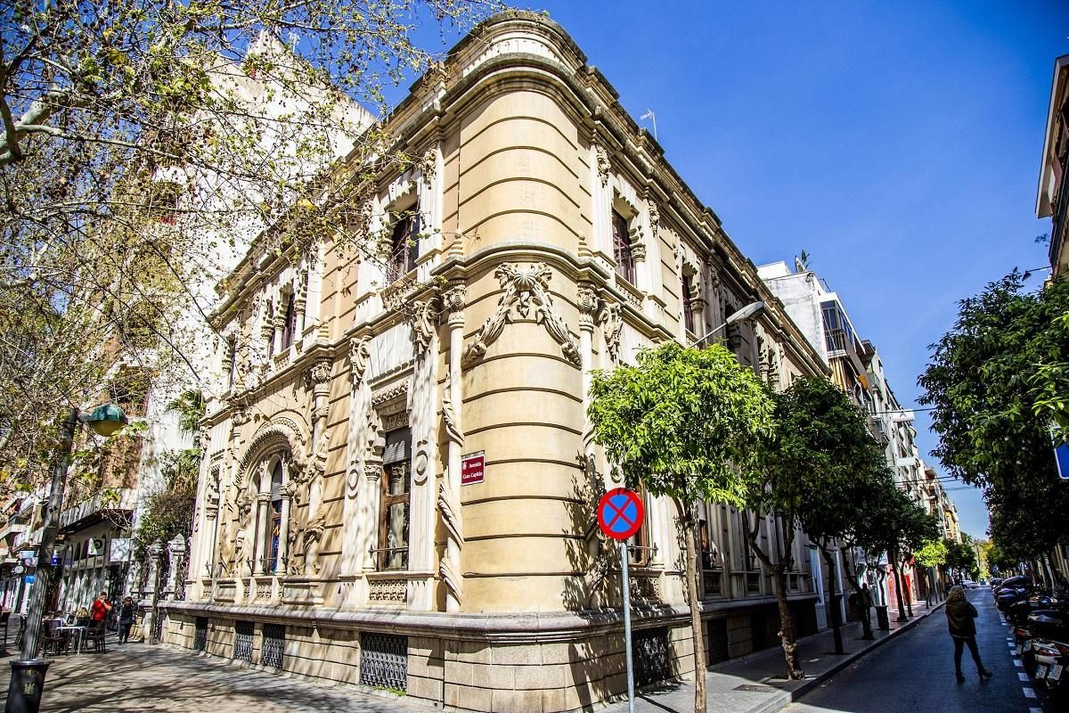 Sede del Colegio Oficial de Arquitectos de Córdoba en la avenida Gran Capitán.