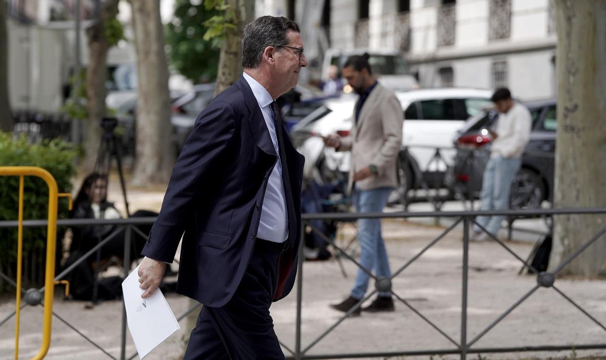 El abogado Javier Iglesias, a la salida de la Audiencia Nacional.