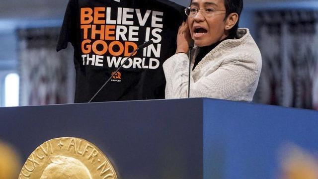 Maria Ressa, Nobel por defender la verdad y prologuista de su maltrato. |