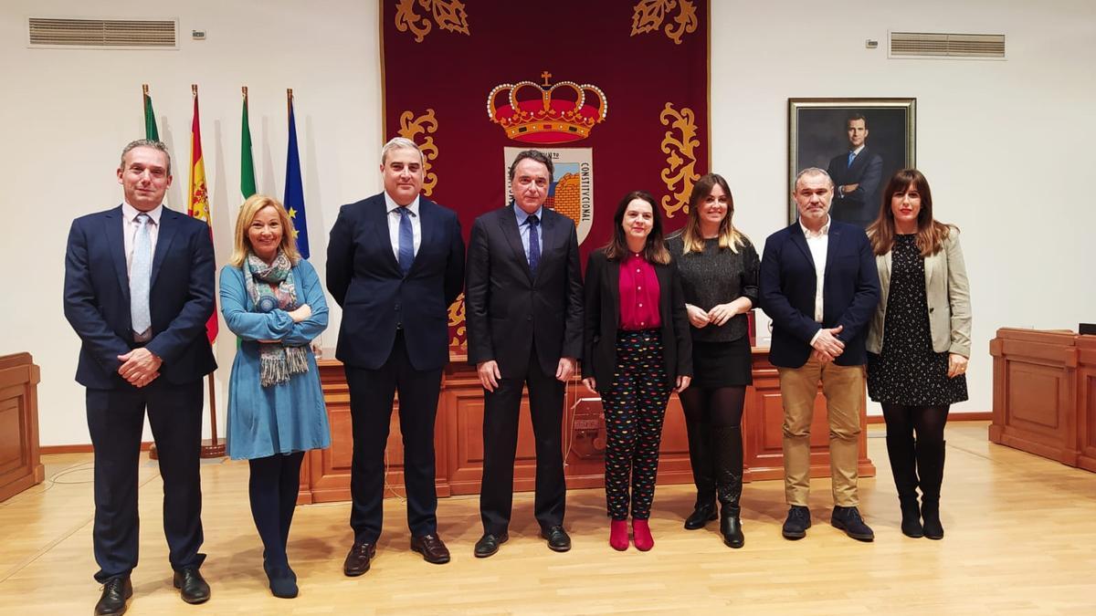 Los ocho miembros del grupo municipal del PSOE en Torremolinos.