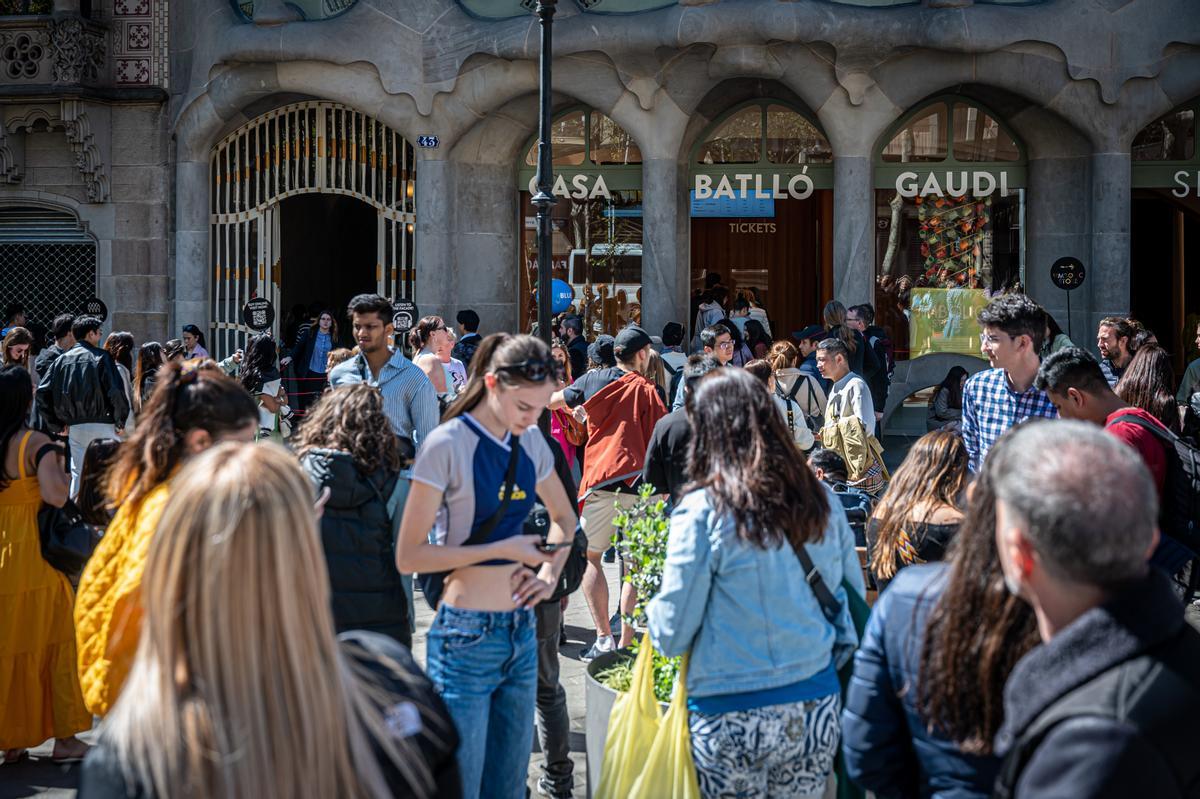 Los turistas inundan Barcelona en Semana Santa