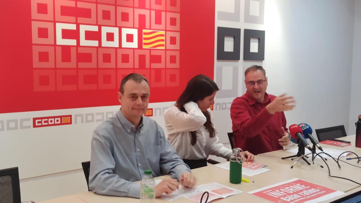 Alfonso Alegre, Marta Bernad y Guillermo Herráiz, esta mañana en la sede de CCOO.
