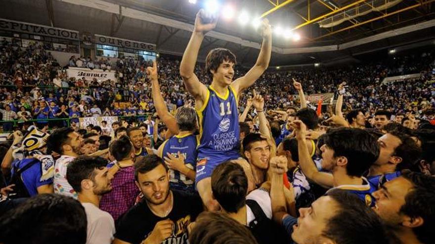 El COB celebrando el ascenso // BRAIS LORENZO