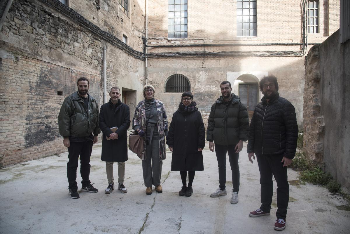 Regidors i membres del FABA: (d'esquerra a dreta), Sergi Huerta, Josep Maria Fius, Anna Crespo, Alba Martínez, Jordi Serra i Eduard Serra