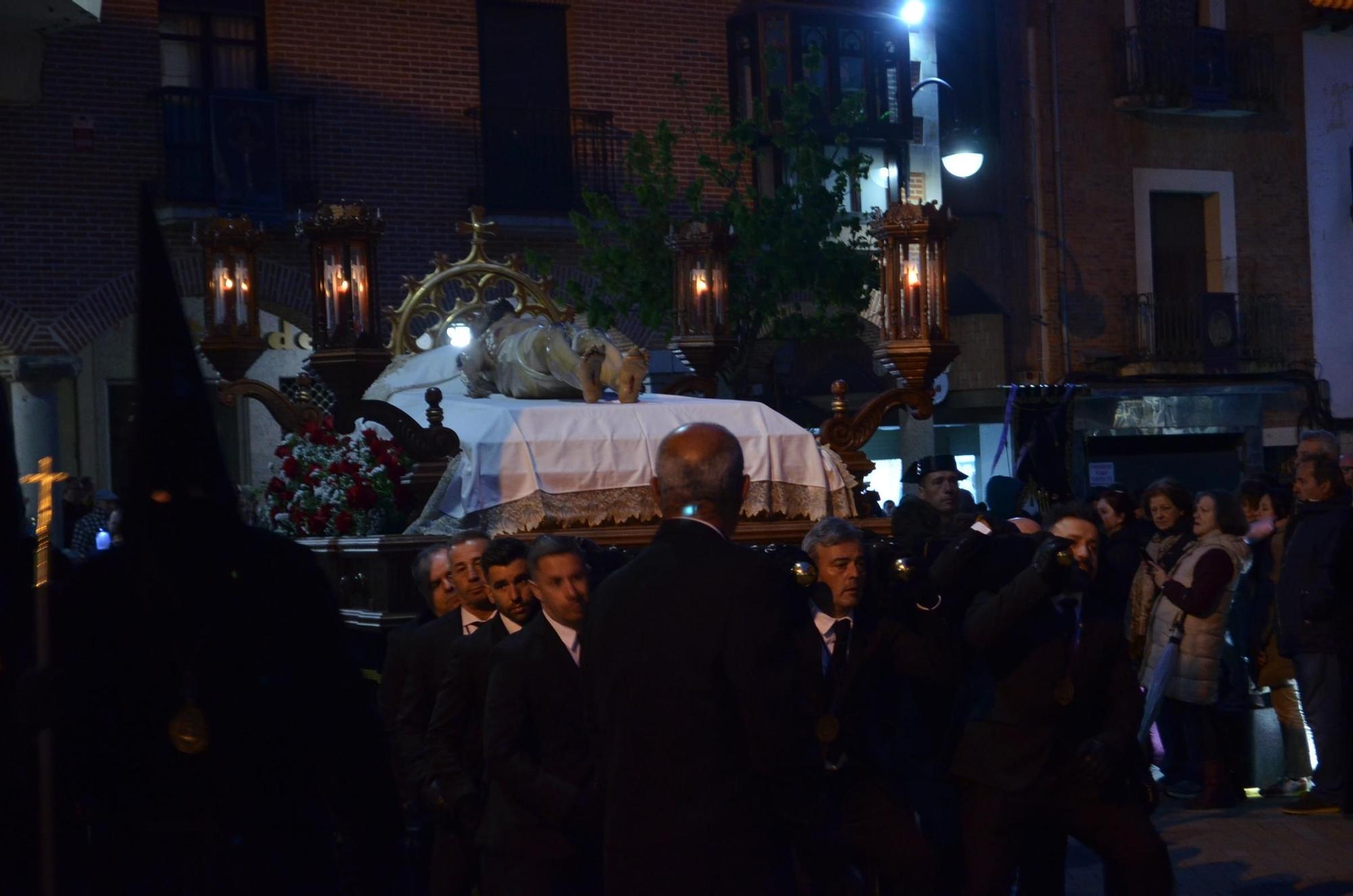 GALERÍA | Procesión del Santo Entierro de Benavente, en imágenes