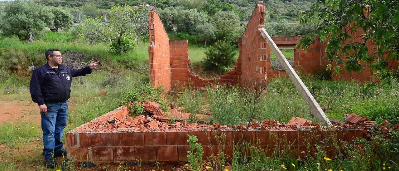 Carlos Palomero, con lo que quedaba por derribar de la construcción el pasado 3 de mayo.