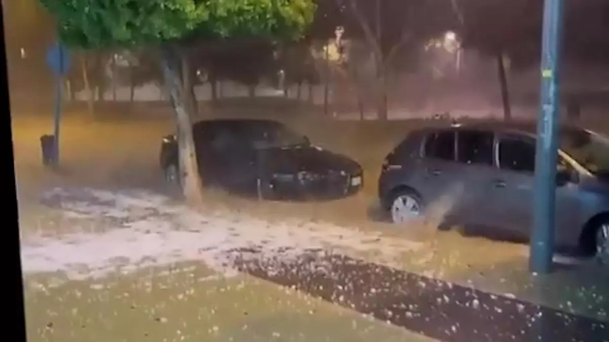 Una fuerte granizada deja numerosos daños en El Ejido: "Los granizos eran del tamaño de bolas de pimpón"