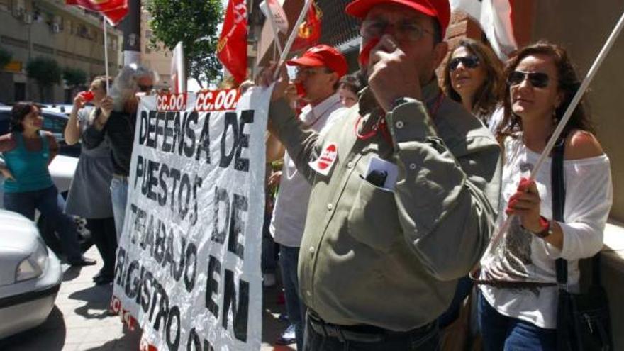 Protesta de trabajadores del Registro Civil