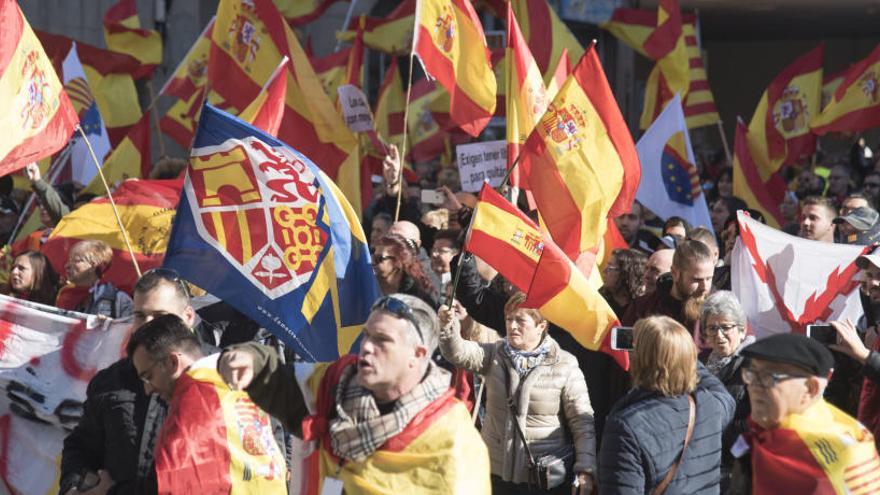 Manifestació convocada per Hermanos Cruzados