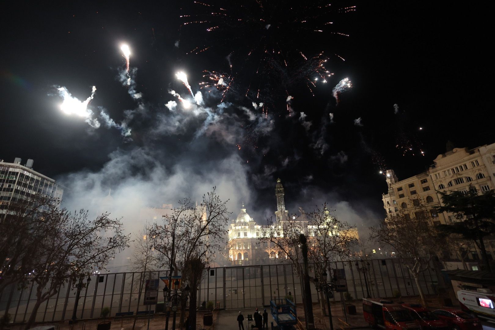 Las Fallas 2024 estrenan su primer castillo de medianoche