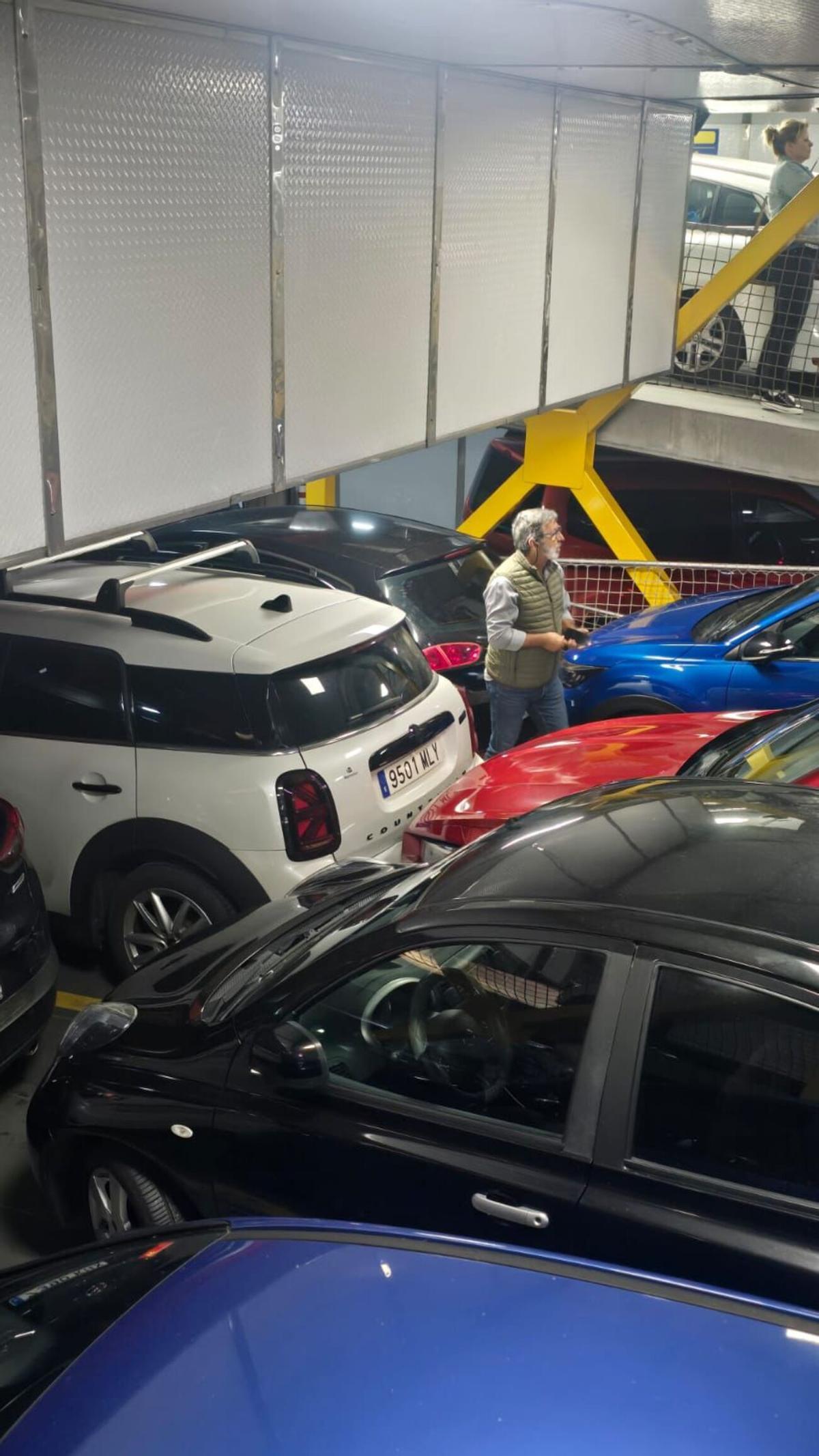 Coches dañados en un ferry de Fred. Olsen por el oleaje entre Los Cristianos y La Palma