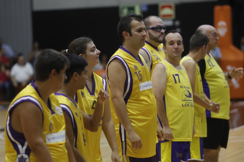 Partido entre los actores de 'Campeones' y el equipo de Burjassot que inspiró la película