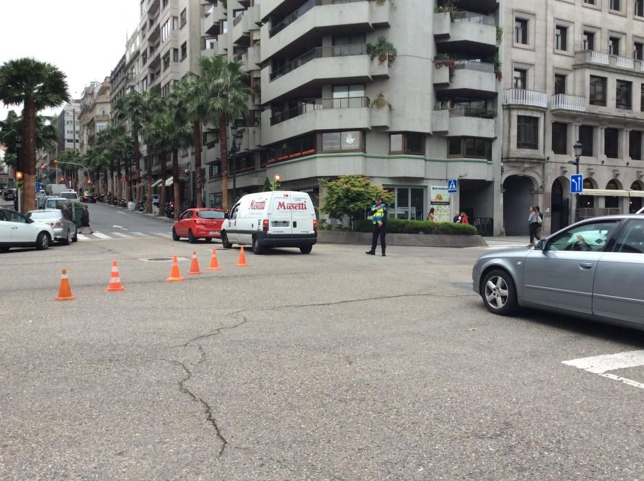 Un camión pierde su carga en el túnel de Beiramar y obliga a cortar el tráfico