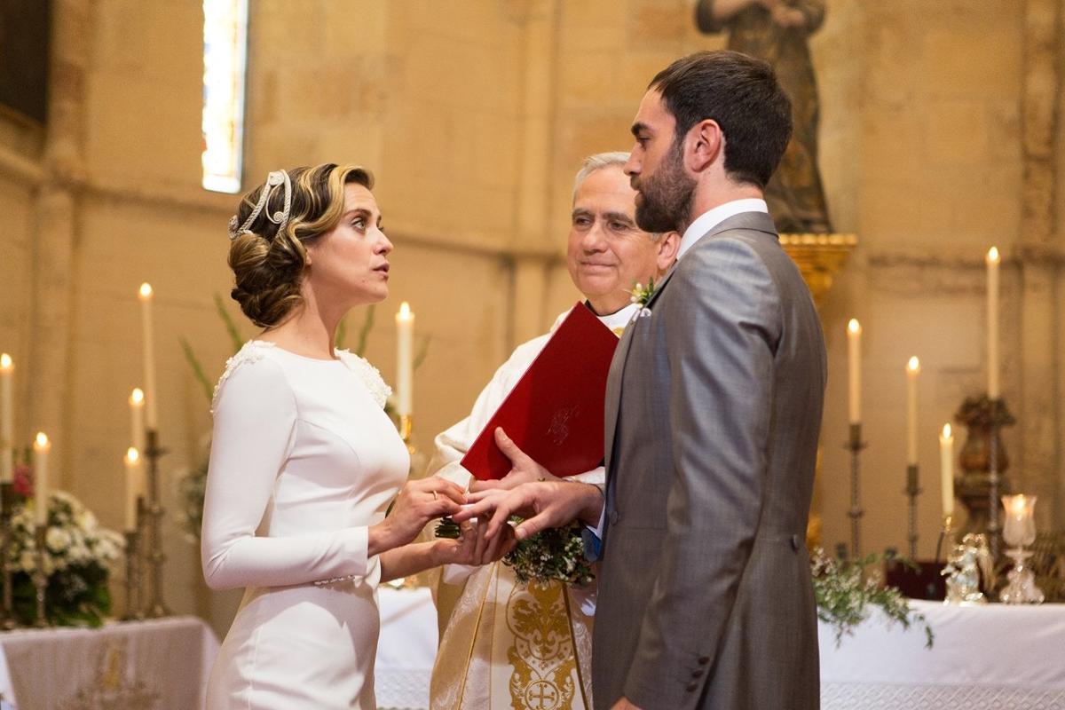 María León y Jon Plazaola, en 'Allí abajo'