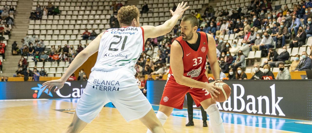 Marc Gasol, marcado por Tomas Pavelka, que hoy debutaba con el Palmer Palma