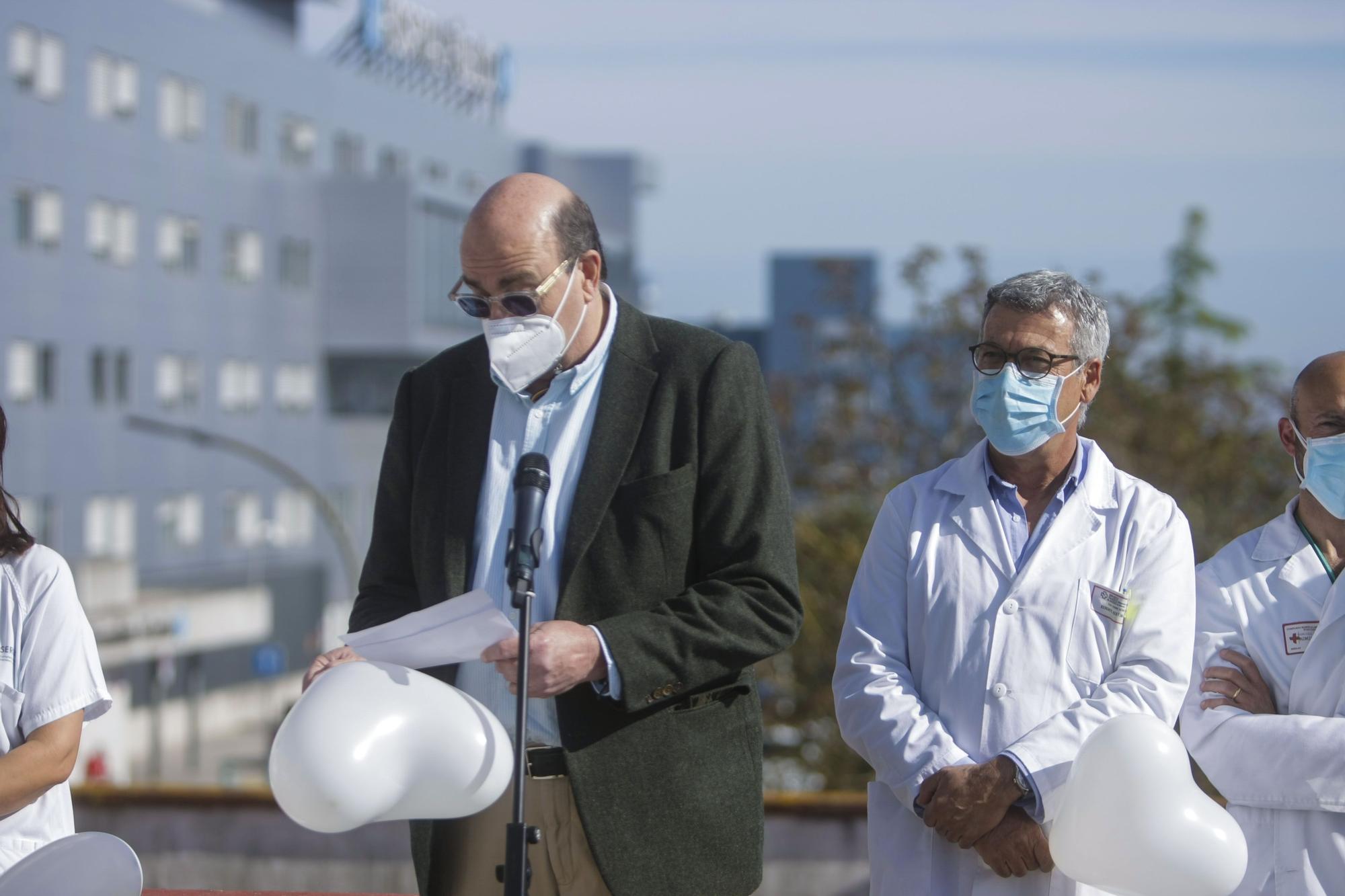 Homenaje de sanitarios a pacientes Covid y a sus familiares