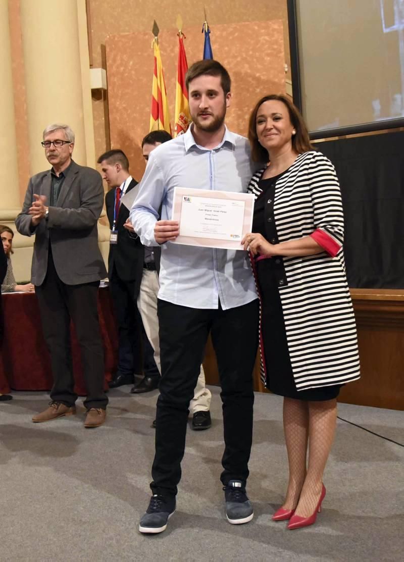 Imágenes de la ceremonia de premios por el Día de la Educación Aragonesa 2016