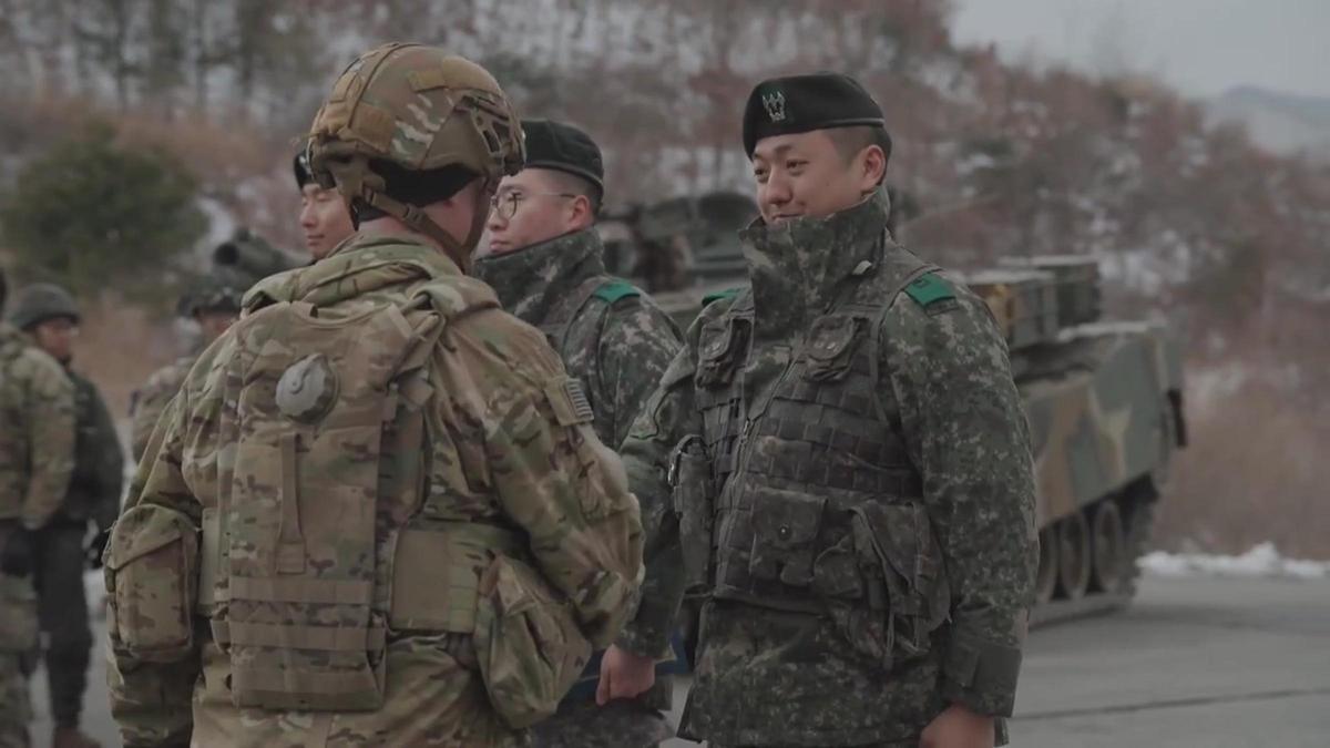 Corea del Sur y Estados Unidos realizan ejercicios militares con fuego real cerca de Corea del Norte